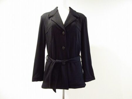 緊張感のあるデザインが魅力的｜フェンディのジャケットを買取しました