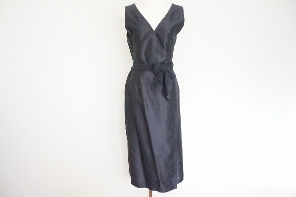 ざっくり開いた首元がエレガント｜マックスマーラのワンピースをお買取