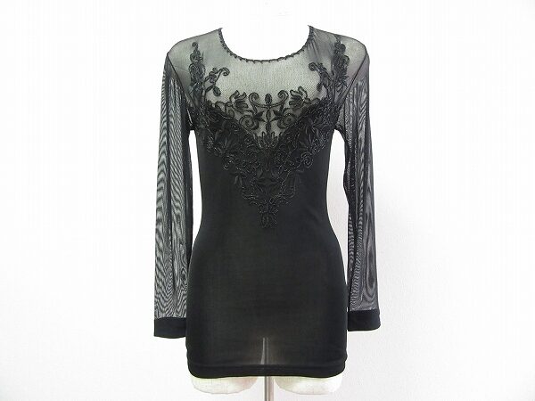 伊太利屋のシースル・カットソーを美品状態で買取させて頂きました