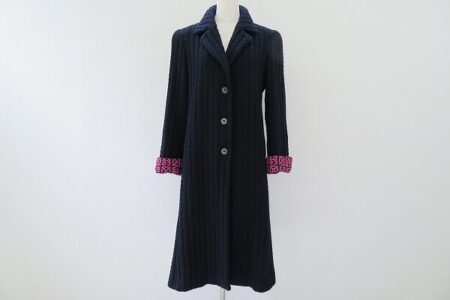 濃紺×ピンクの相性抜群｜シャネルのコートを買取しました