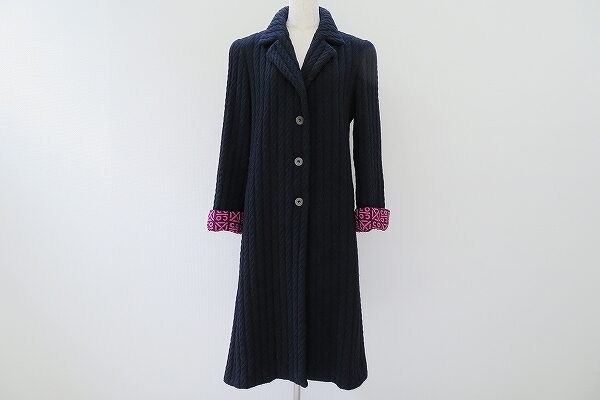 濃紺×ピンクの相性抜群｜シャネルのコートを買取しました