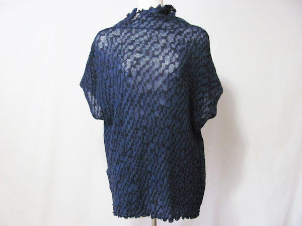 ほんのりシースルー!ヨーガンレールのカットソーをお譲りいただきました