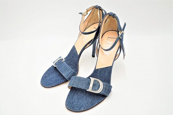 デニム素材が可愛い｜クリスチャンディオールのサンダルを買取しました