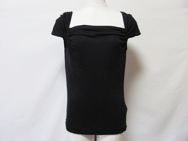 首回りが綺麗に映る｜グッチのカットソーを買取しました