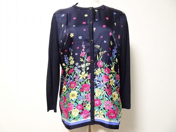 レリアンのタグ付き美品アンサンブルを買取させて頂きました