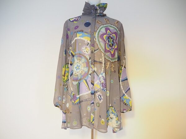 夢のある世界観が素敵なトクコのシャツを買取しました