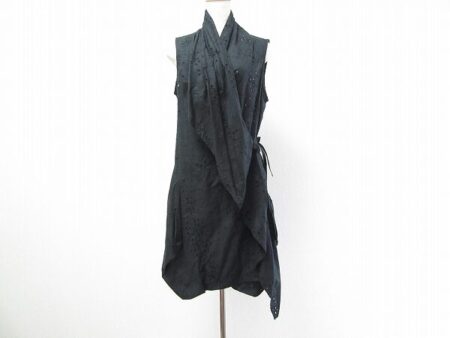 斬新なシルエットが目を惹く｜トクコのワンピースを買取しました