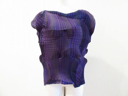 プリーツ素材が上品｜イッセイミヤケのカットソーを買取しました