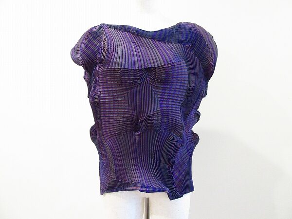 プリーツ素材が上品｜イッセイミヤケのカットソーを買取しました