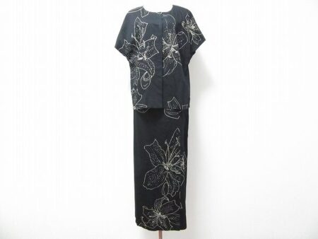 浮かび上がる花柄がエレガント｜ジバンシィのセットアップを買取しました