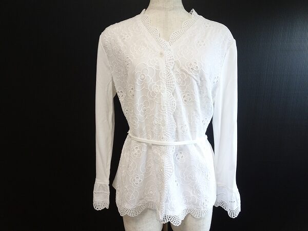 どんなボトムにも使える|ミラショーンのブラウスを買取しました