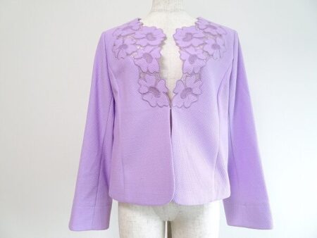 優しく広がる花モチーフがポイント｜ミラショーンのジャケットを買取しました