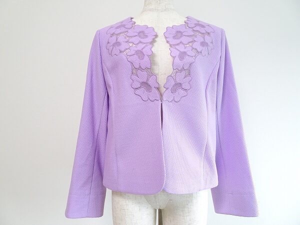 優しく広がる花モチーフがポイント|ミラショーンのジャケットを買取しました