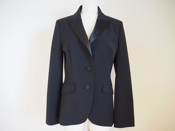 タイトで品のあるデザインが魅力|レジーナロマンティコのジャケットを買取しました