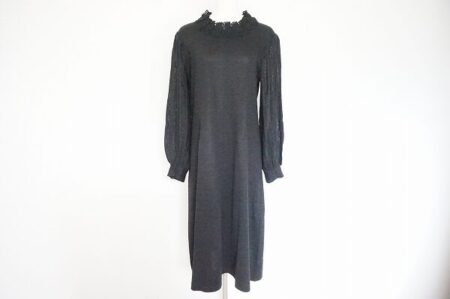 細身デザインが嬉しい|斉藤都世子 ワンピースを買取しました