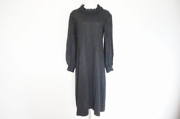 細身デザインが嬉しい|斉藤都世子 ワンピースを買取しました