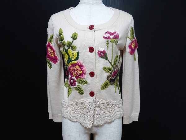 大胆刺繍が華やか｜ユキトリイのカーディガンを買取しました