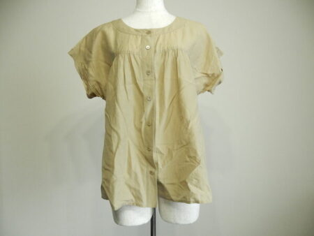 査定のプロが疑問も解消！ヨシエイナバのブラウスを買取いたしました