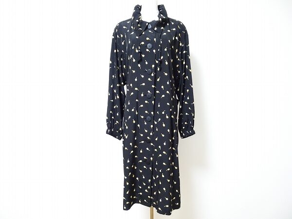 落ち着いた花柄が印象的なプレヌーン ユキコハナイのコートを買取しました