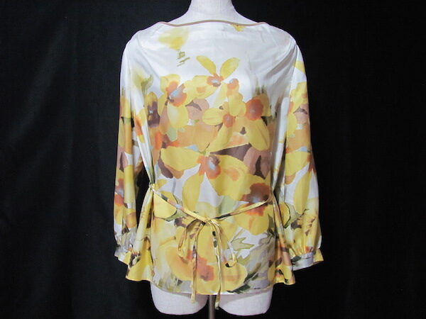 イエローのお花に元気をもらえる|ミラショーンのブラウスを買取しました
