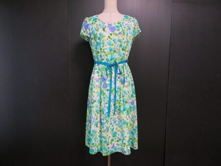 清楚な印象にもなる｜銀座マギーのワンピースを買取しました