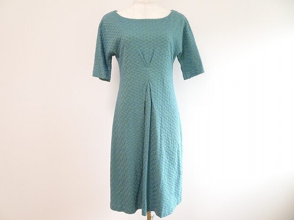 落ち着きグリーンが好印象に｜シビラのワンピースを買取しました