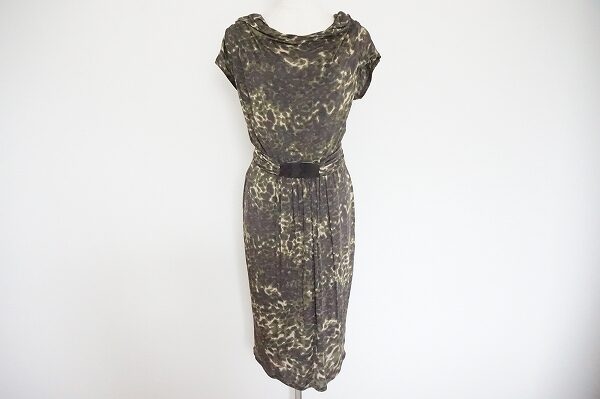 ミステリアスな雰囲気を演出｜マックスマーラのワンピースを買取しました