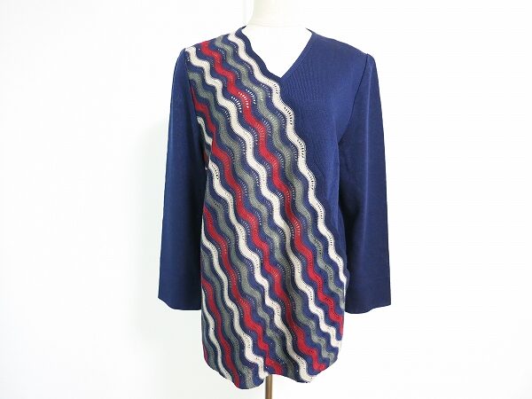 スタイリッシュなラメ線が素敵|斉藤都世子 ニットを買取しました