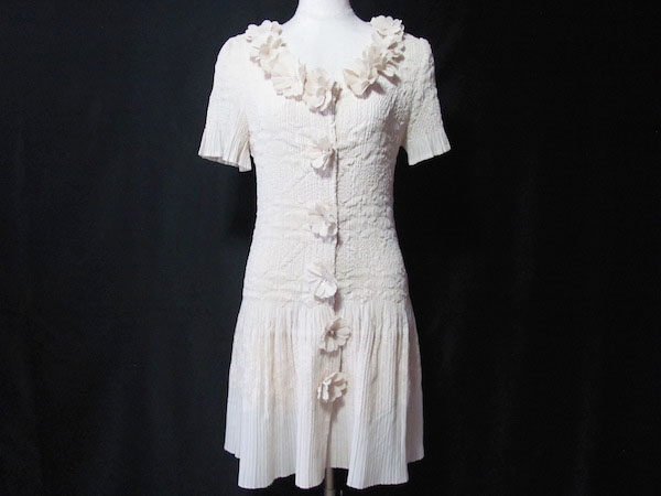 花の装飾がエレガントに決まる｜ノコオーノのチュニックを買取しました