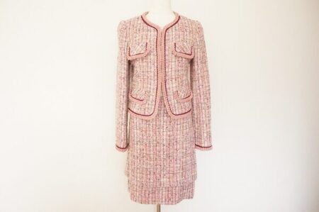 愛らしいピンクが心に響く｜エポカのスカートスーツを買取しました