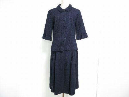 コーデ不要なレリアンの紺色セットアップを買取させて頂きました