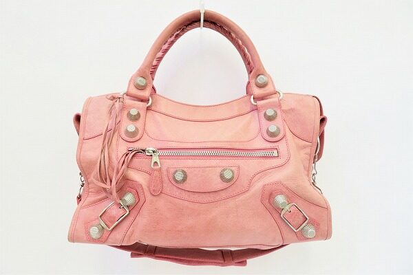 コンパクトに持てる！バレンシアガのショルダーバッグを買取しました