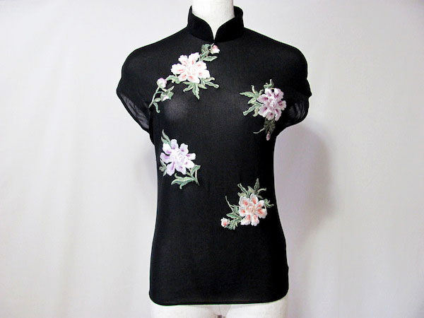 華やかな刺繍がおしゃれ｜ヴィヴィアンタムのカットソーを買取しました