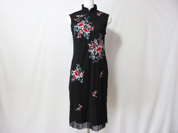 タイトなシルエットがセクシーなヴィヴィアンタムのワンピースを買取しました