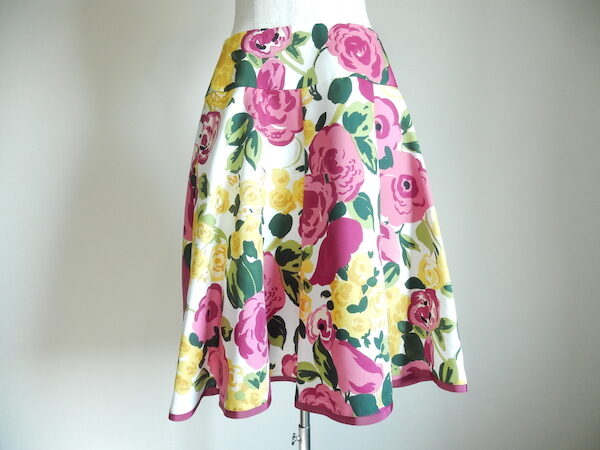 テンションも高まる|銀座マギーのスカートを買取しました