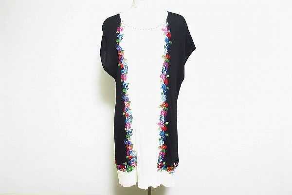 コントラストが綺麗なトクコのチュニックを買取しました