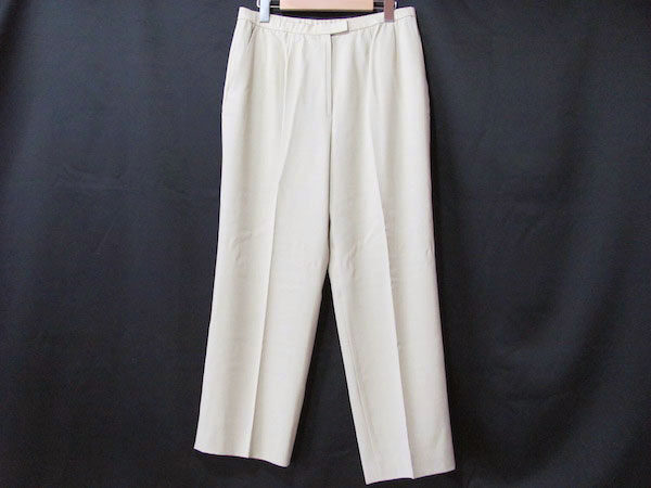 ビジネスカジュアルな場でも!レリアンのアイボリーパンツを買取させて頂きました