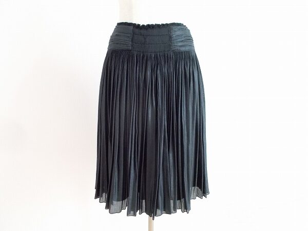 繊細プリーツが鍵｜ランバンのスカートを買取しました