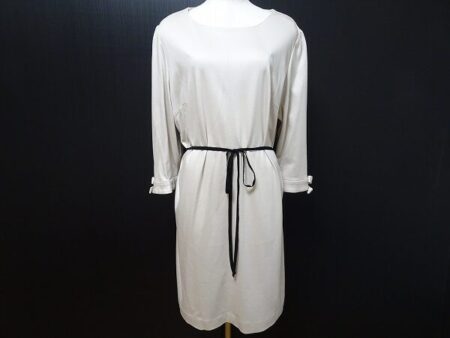 ベージュベースに黒のリボンが映える｜ローズティアラのワンピースを買取しました