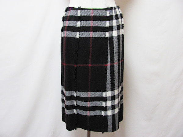 バーバリーのチェック柄フリンジスカートを買取させて頂きました