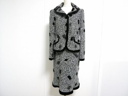 ツイードとスパンコールが華やか｜イネスのスカートスーツを買取しました