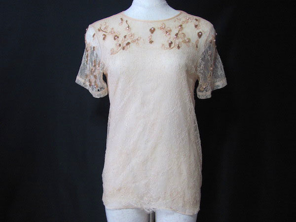 レースとビーズで華やかに可愛い｜ヴァレンティノのカットソーを買取しました