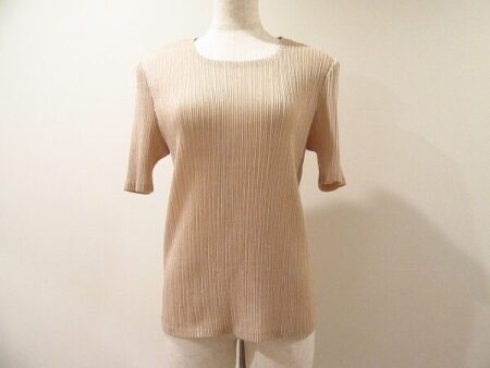 細かプリーツが上品見え！レリアンのアイテムを買取させて頂きました