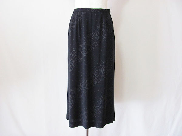 着ない服をお小遣いに変える!レリアンのスカートを買取いたしました