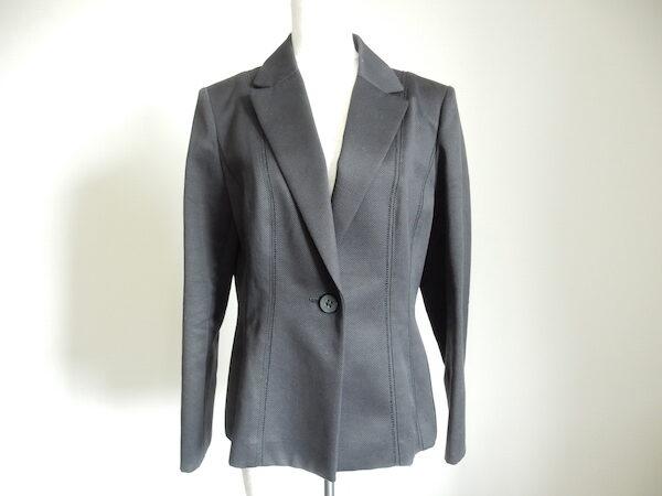 お仕事もはかどる|ジバンシィのジャケットを買取しました