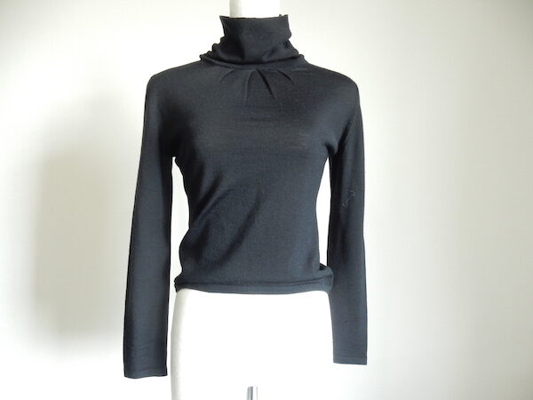 冬場の強い味方｜シビラのハイネックニットを買取しました