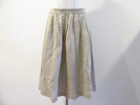 やさしい広がりが素敵｜マーガレットハウエルのスカートを買取しました