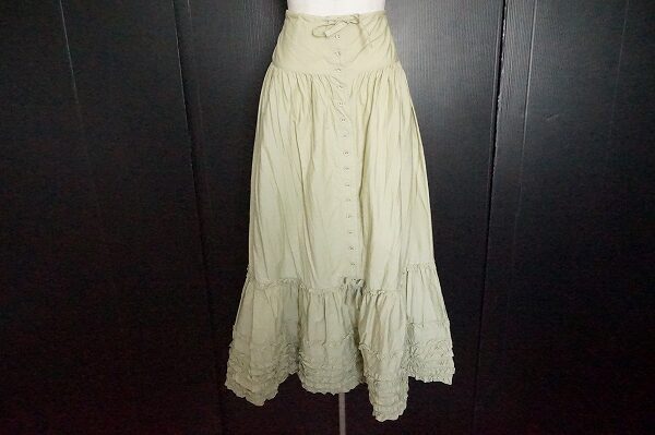 ピンクハウスの美品状態のグリーン・ロングスカートを買取させて頂きました