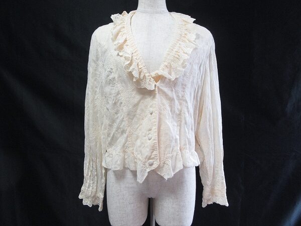 バラクラのアイボリーカーディガンを買取させて頂きました