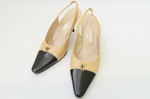 肌馴染みの良い脚長パンプスを買取！シャネル
